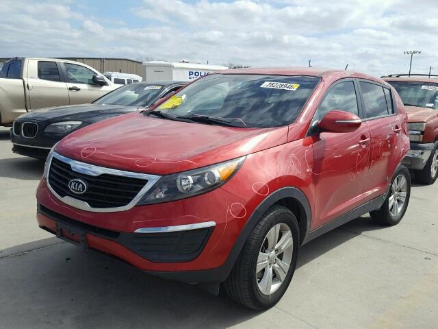 KNDPB3A24C7203950 - 2012 KIA SPORTAGE B RED photo 2