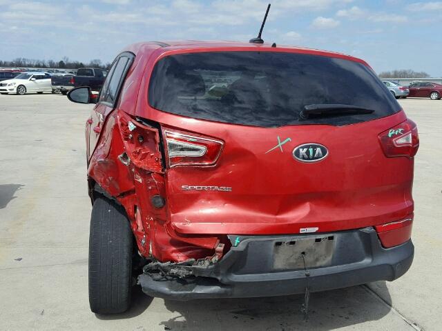 KNDPB3A24C7203950 - 2012 KIA SPORTAGE B RED photo 9