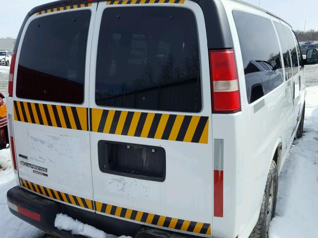 1GNSHBF40B1139251 - 2011 CHEVROLET EXPRESS G1 WHITE photo 4