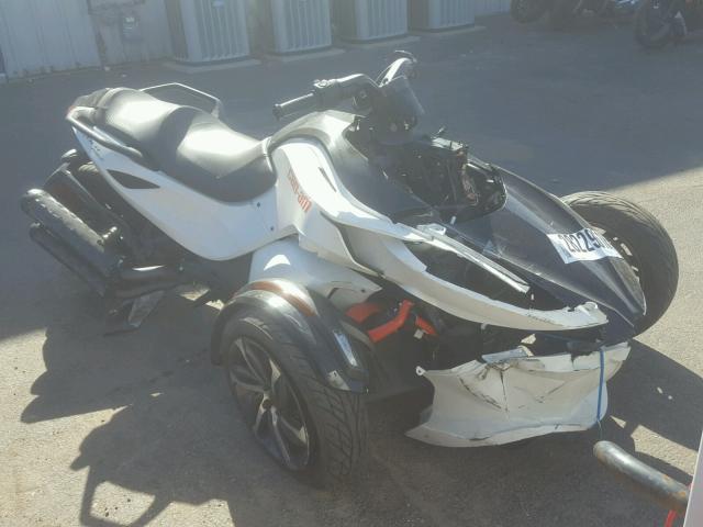 2BXNABC15EV000065 - 2014 CAN-AM SPYDER ROA WHITE photo 1