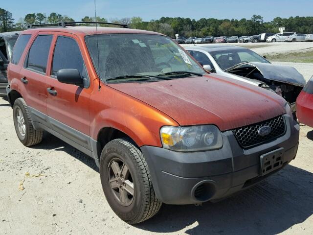 1FMYU02Z17KA65453 - 2007 FORD ESCAPE XLS ORANGE photo 1