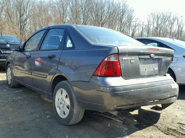 1FAFP34N66W100726 - 2006 FORD FOCUS ZX4 GRAY photo 3