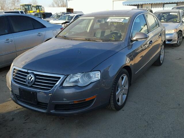 WVWAK73C38E078025 - 2008 VOLKSWAGEN PASSAT KOM GRAY photo 2