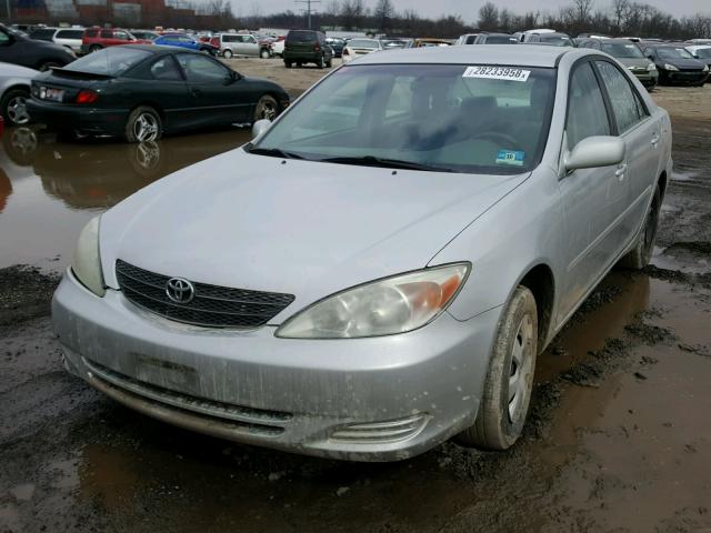 4T1BE32KX4U880905 - 2004 TOYOTA CAMRY LE SILVER photo 2