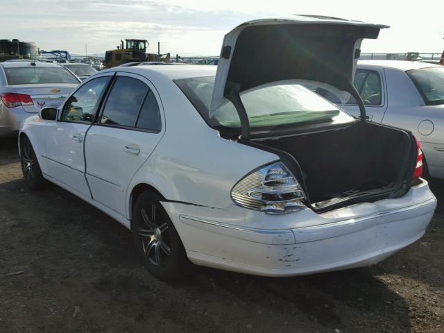 WDBUF65J95A701110 - 2005 MERCEDES-BENZ E 320 WHITE photo 3