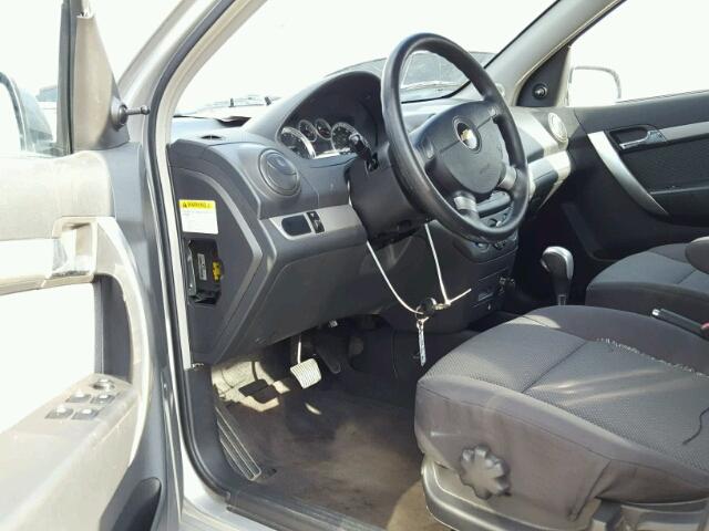 KL1TD56EX9B618114 - 2009 CHEVROLET AVEO LS SILVER photo 9