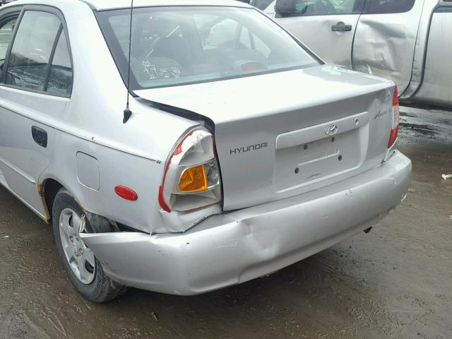 KMHCG45C42U387940 - 2002 HYUNDAI ACCENT GL SILVER photo 9