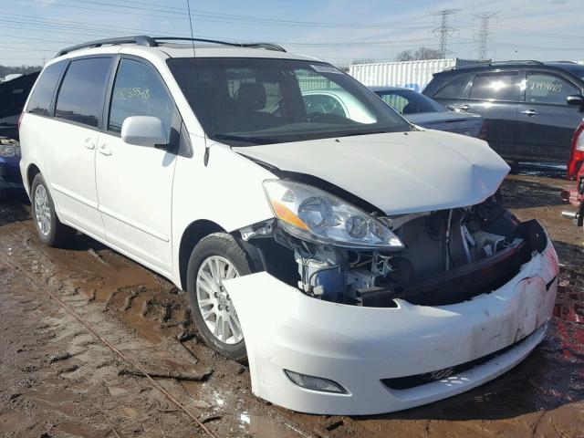 5TDYK4CCXAS338692 - 2010 TOYOTA SIENNA XLE WHITE photo 1