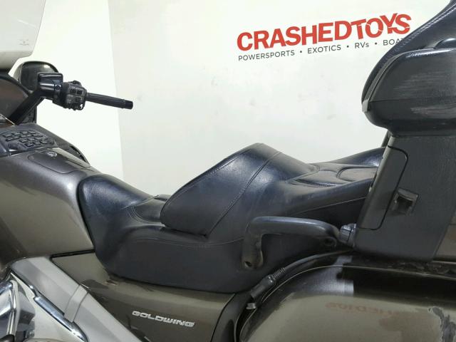 1HFSC47H2AA907157 - 2010 HONDA GL1800 GRAY photo 13