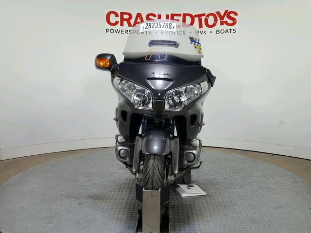 1HFSC47H2AA907157 - 2010 HONDA GL1800 GRAY photo 3