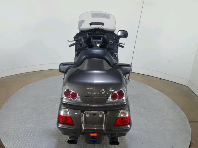 1HFSC47H2AA907157 - 2010 HONDA GL1800 GRAY photo 9