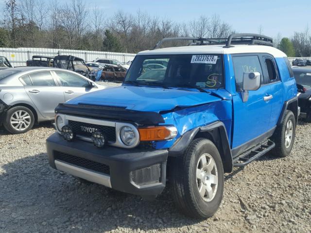 JTEBU11F670060988 - 2007 TOYOTA FJ CRUISER BLUE photo 2