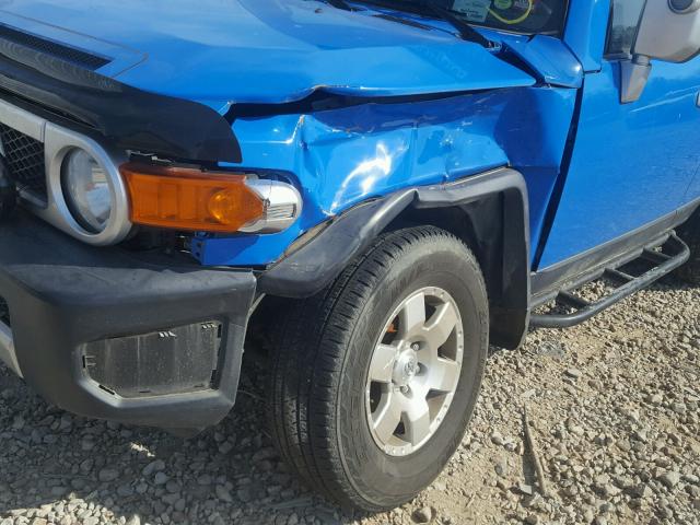 JTEBU11F670060988 - 2007 TOYOTA FJ CRUISER BLUE photo 9