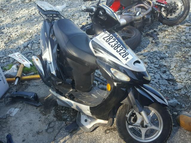 LYDY3TBB4G1500650 - 2016 YIBEN SCOOTER TWO TONE photo 1