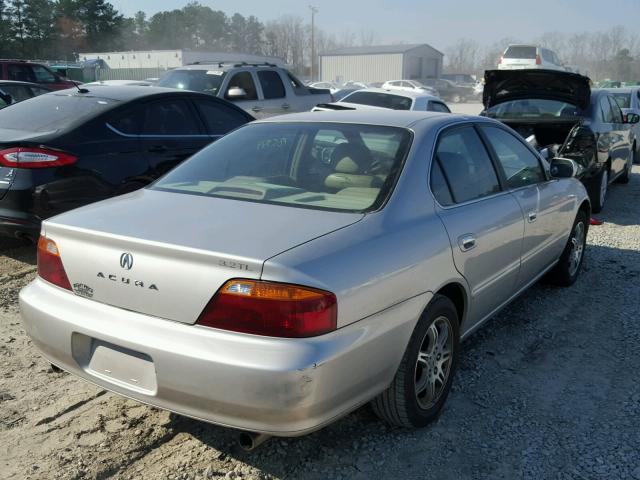 19UUA564XXA028643 - 1999 ACURA 3.2TL SILVER photo 4