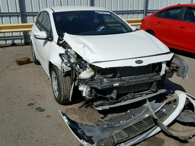 KNAFK5A85H5681175 - 2017 KIA FORTE LX WHITE photo 1