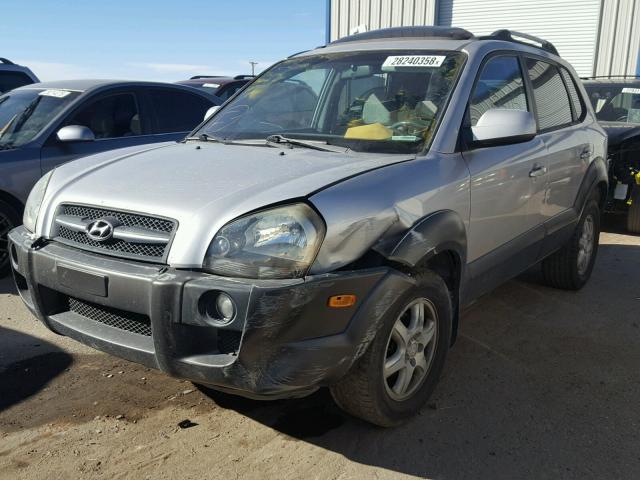 KM8JN12D95U112027 - 2005 HYUNDAI TUCSON GLS SILVER photo 2