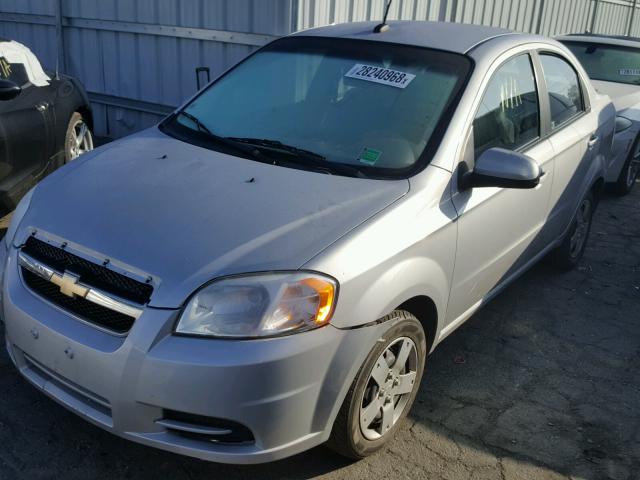 KL1TD5DE8AB072601 - 2010 CHEVROLET AVEO LS SILVER photo 2