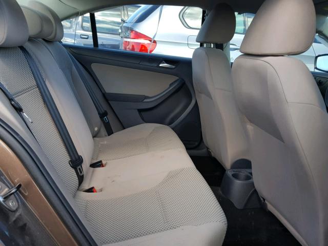 3VW2K7AJXCM310612 - 2012 VOLKSWAGEN JETTA BASE 棕色 照片 6
