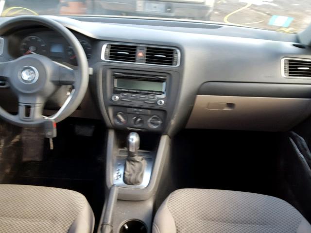 3VW2K7AJXCM310612 - 2012 VOLKSWAGEN JETTA BASE 棕色 照片 9