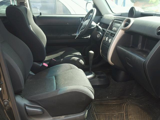 JTLKT324464057504 - 2006 TOYOTA SCION XB BLACK photo 5