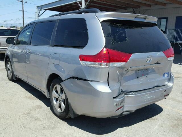 5TDKK3DC0DS292731 - 2013 TOYOTA SIENNA LE CHARCOAL photo 3