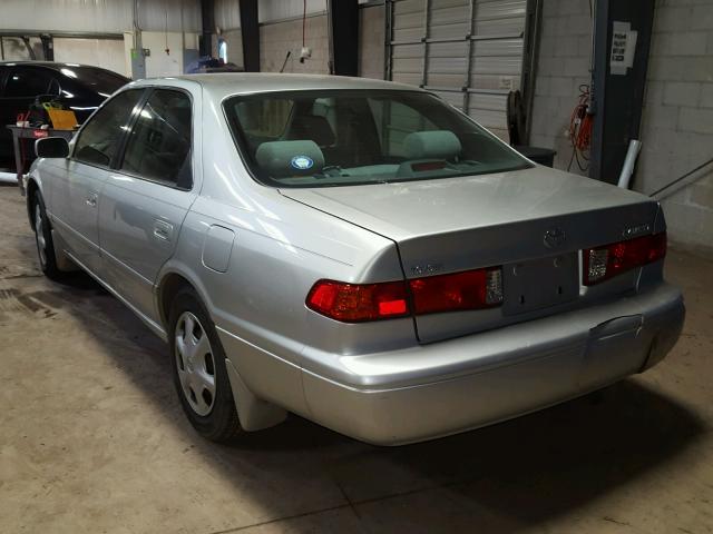 JT2BG22K110558108 - 2001 TOYOTA CAMRY CE SILVER photo 3