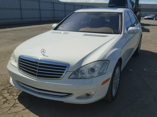 WDDNG71X67A116772 - 2007 MERCEDES-BENZ S 550 WHITE photo 2