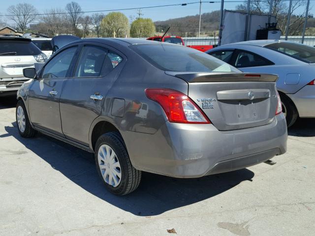 3N1CN7AP9HK420639 - 2017 NISSAN VERSA S GRAY photo 3