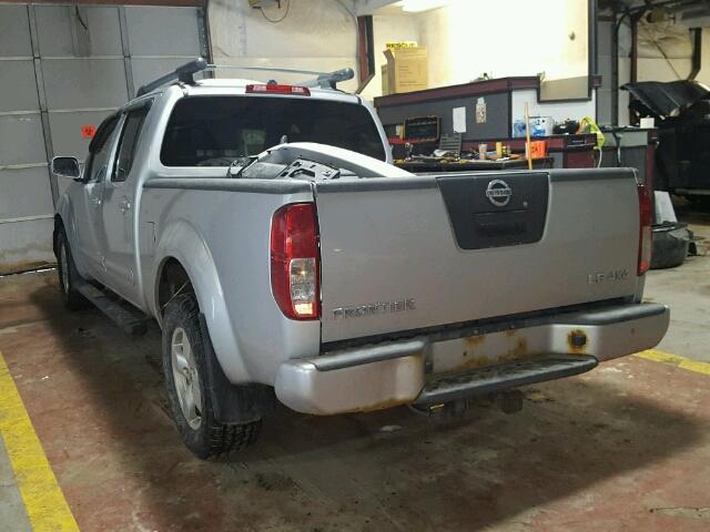 1N6AD09W88C420676 - 2008 NISSAN FRONTIER C SILVER photo 3