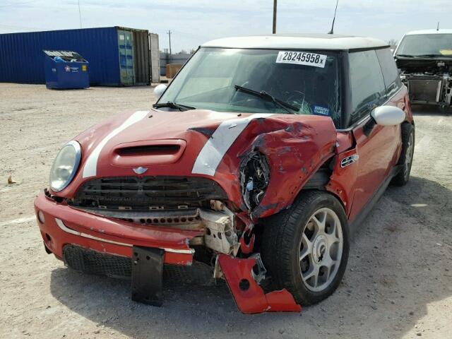 WMWRE33576TJ33943 - 2006 MINI COOPER S RED photo 2