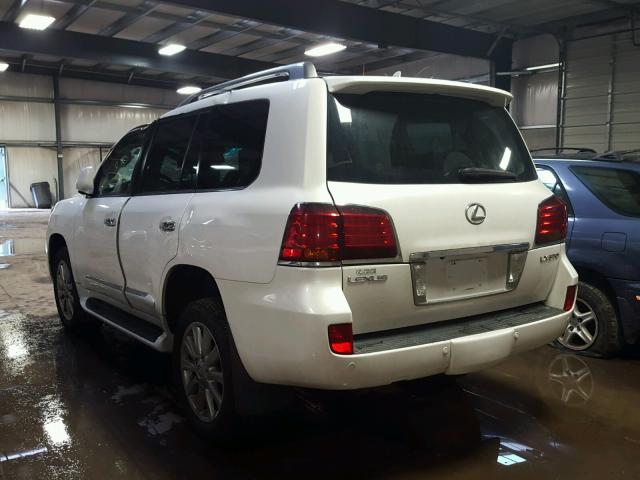 JTJHY00W994022808 - 2009 LEXUS LX 570 WHITE photo 3