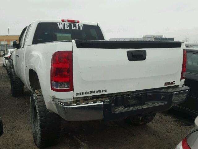 1GTR2TE75CZ261150 - 2012 GMC SIERRA K15 WHITE photo 3