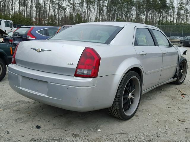 2C3KA43R26H270105 - 2006 CHRYSLER 300 SILVER photo 4