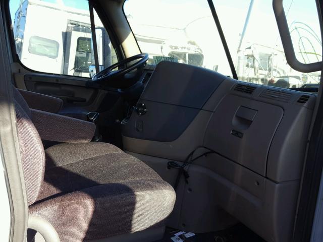 1FUJGLDV7FLGD9384 - 2015 FREIGHTLINER CASCADIA 1 GRAY photo 5