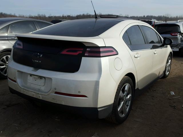 1G1RD6E46CU101026 - 2012 CHEVROLET VOLT WHITE photo 4