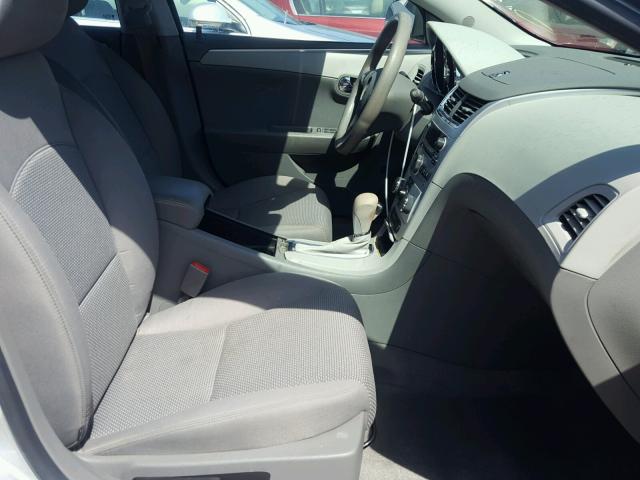 1G1ZB5E00CF153124 - 2012 CHEVROLET MALIBU LS ვერცხლისფერი ფოტო 5