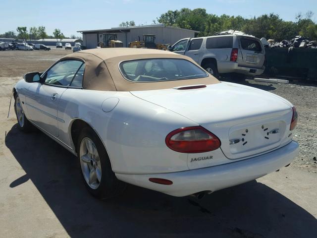 SAJGX204XXC041271 - 1999 JAGUAR XK8 WHITE photo 3