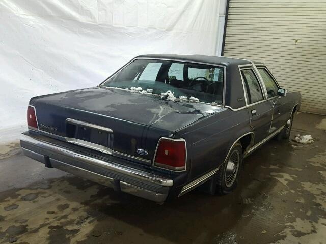 2FACP74F7LX134256 - 1990 FORD CROWN VICT BLUE photo 4