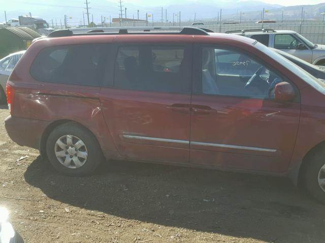 KNDMC233276022681 - 2007 HYUNDAI ENTOURAGE RED photo 9