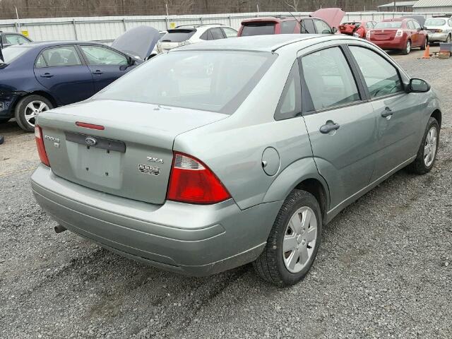 1FAHP34N66W243653 - 2006 FORD FOCUS ZX4 GREEN photo 4