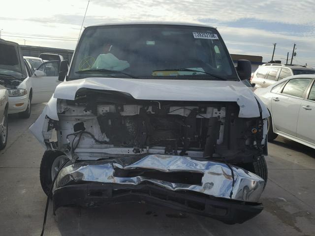 1FBSS31L79DA68562 - 2009 FORD ECONOLINE WHITE photo 9