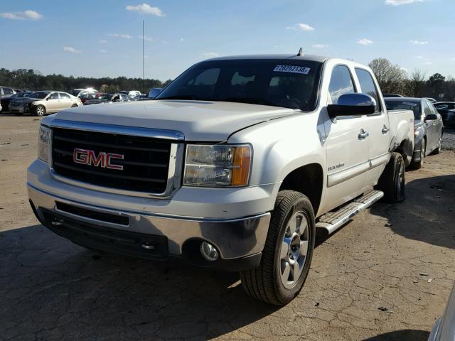 3GTEK33M09G272346 - 2009 GMC SIERRA K15 WHITE photo 2