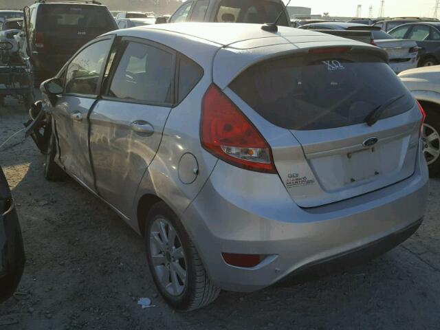 3FADP4EJXDM142936 - 2013 FORD FIESTA SE SILVER photo 3