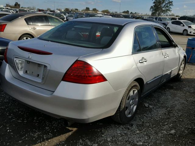 1HGCM56467A045541 - 2007 HONDA ACCORD LX SILVER photo 4