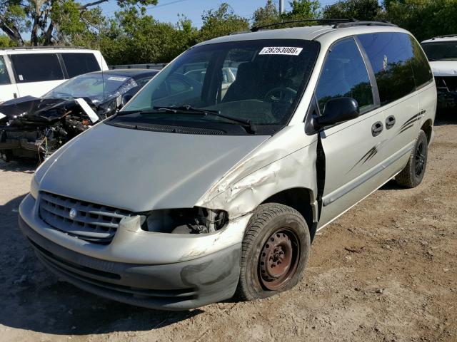 2P4GP2532YR602744 - 2000 PLYMOUTH VOYAGER GREEN photo 2