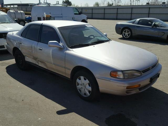 JT2BF12KXT0172724 - 1996 TOYOTA CAMRY LE TAN photo 1