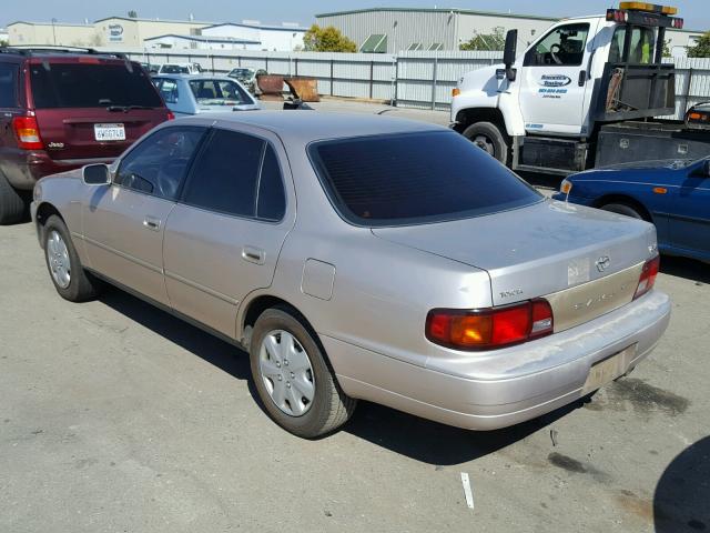 JT2BF12KXT0172724 - 1996 TOYOTA CAMRY LE TAN photo 3