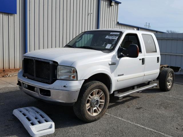 1FTSW21P45EA31700 - 2005 FORD F250 SUPER WHITE photo 2