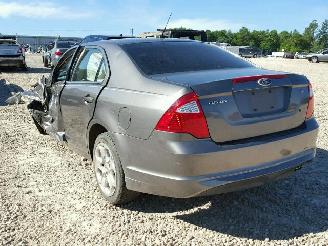 3FAHP0HA8BR135389 - 2011 FORD FUSION SE GRAY photo 3